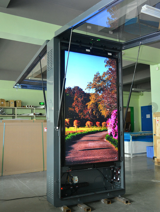 Outdoor 2500cd/m2 65 Inch Double Sided Digital Signage